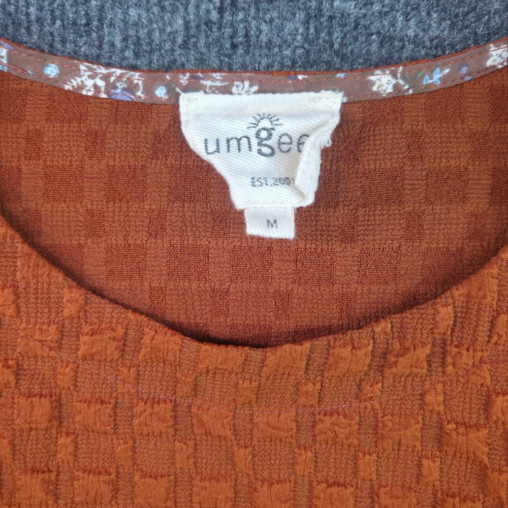 Umgee‎ Ruffle Shoulder Top Womens Size M Orange Textured Knit 3/4 Sleeve Blouse